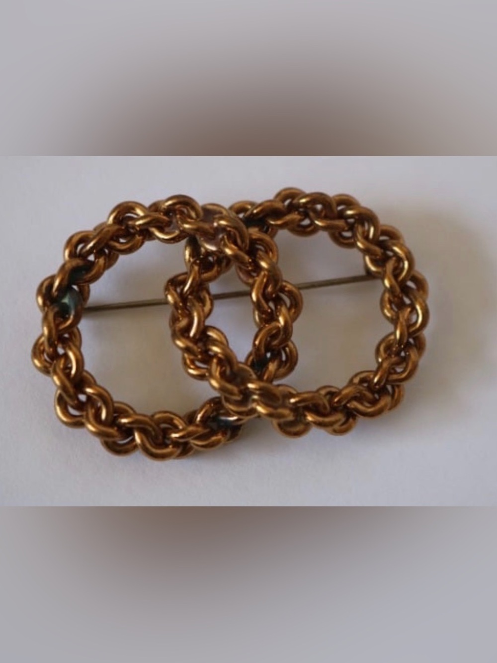 Vintage Gold Toned Circle Chain Link Brooch Pin